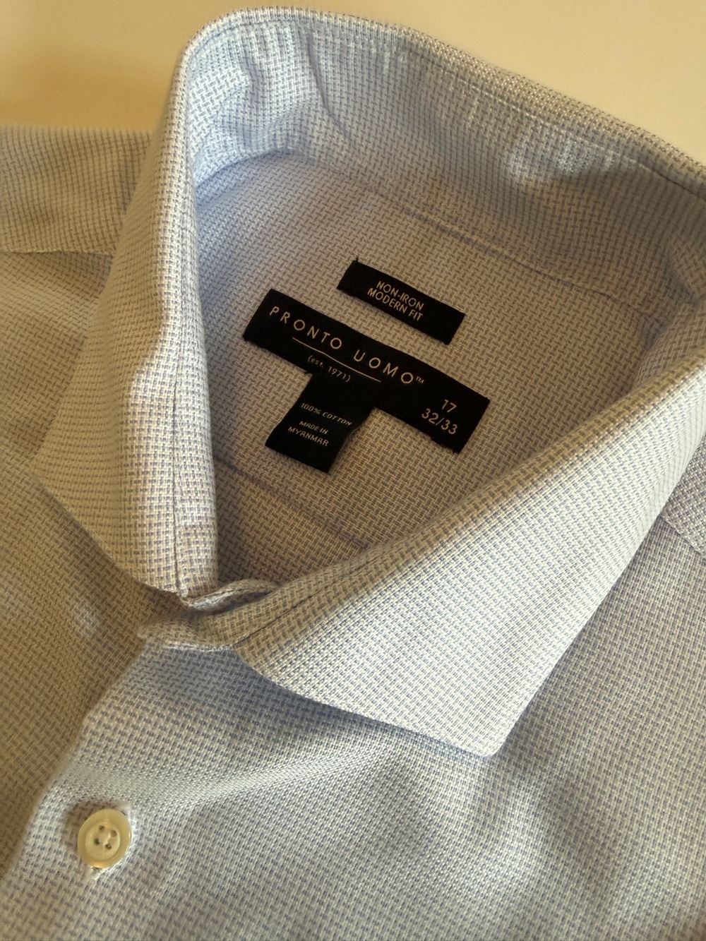 Pronto Uomo Men’s Non-Iron Modern Fit Dress Shirt – 17 32/33 – Light Blue
